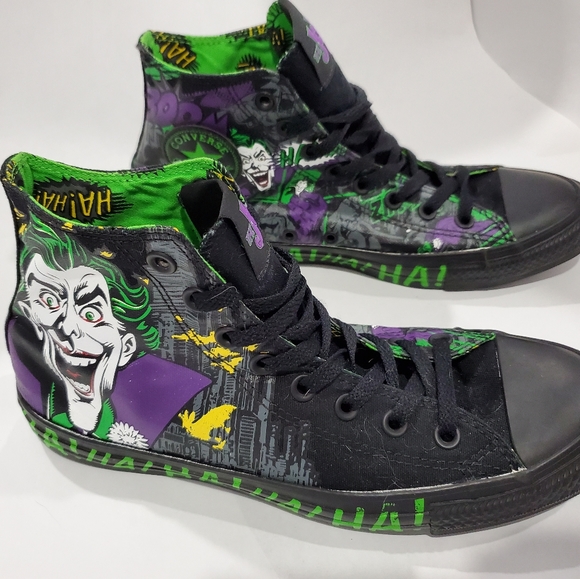 joker face converse